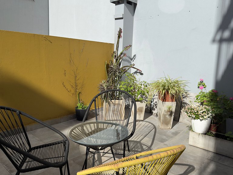 Luminoso 2 amb. con terraza exclusiva en primer piso